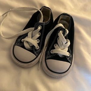 Black baby converse size 5